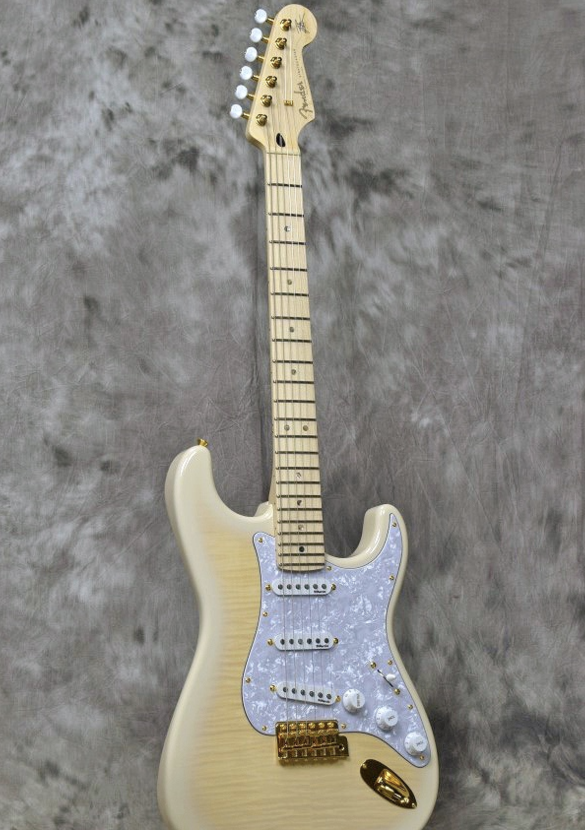 Fender : Exclusive Richie Kotzen Stratocaster See-through White Burst Fender  made in Japan